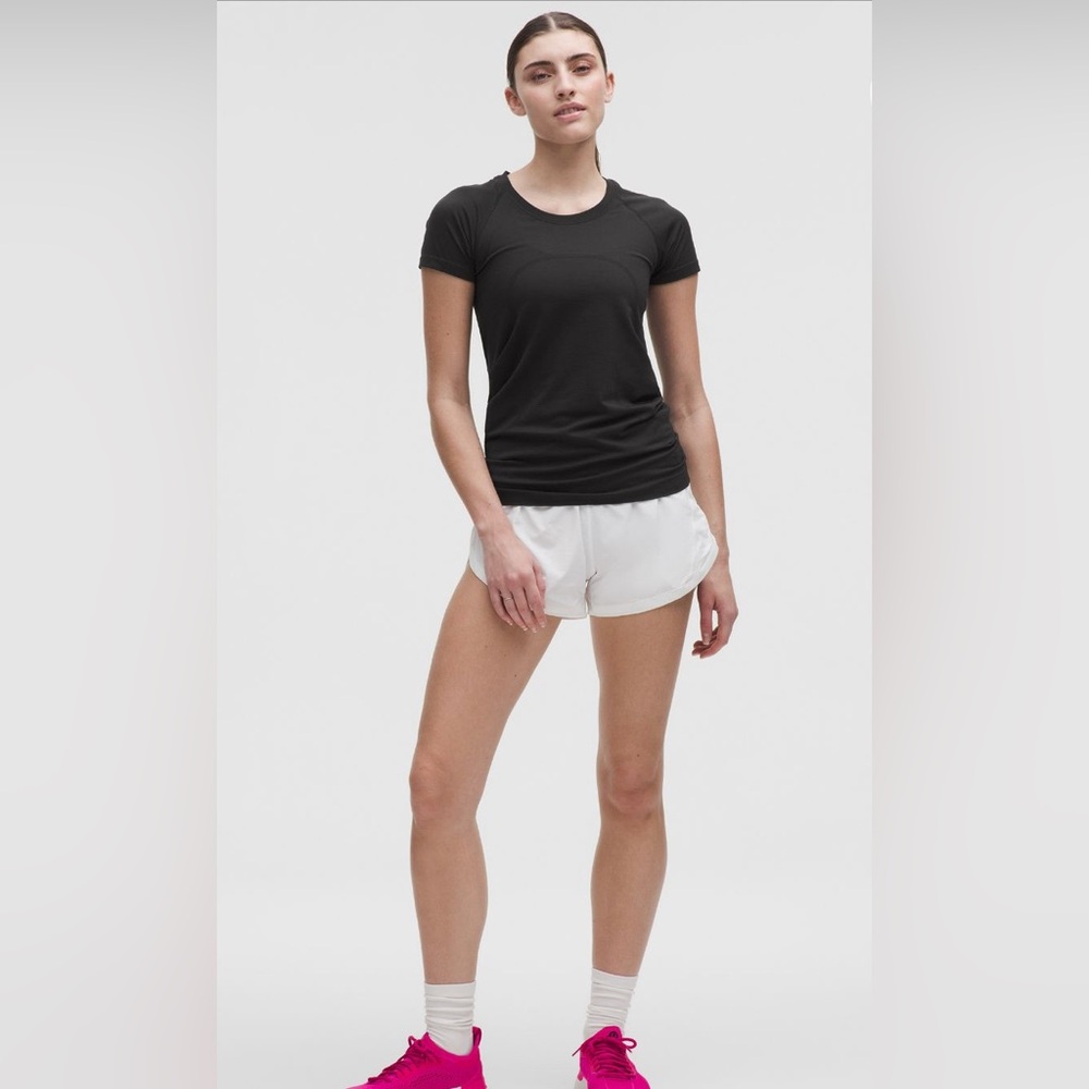 Lululemon Swiftly Tech Short Sleeve Crew
Black / Black